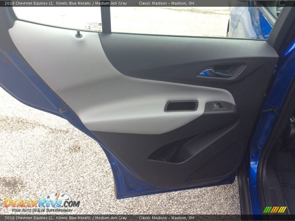 2019 Chevrolet Equinox LS Kinetic Blue Metallic / Medium Ash Gray Photo #29