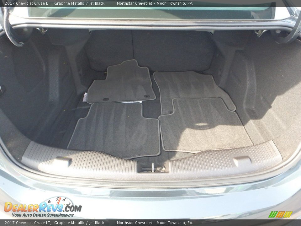 2017 Chevrolet Cruze LT Graphite Metallic / Jet Black Photo #7