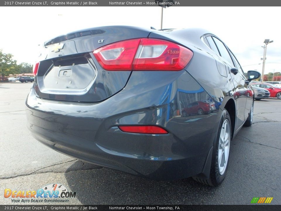 2017 Chevrolet Cruze LT Graphite Metallic / Jet Black Photo #8
