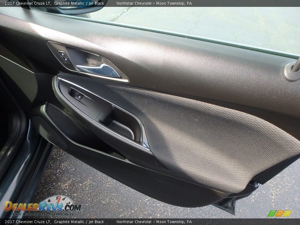 2017 Chevrolet Cruze LT Graphite Metallic / Jet Black Photo #17
