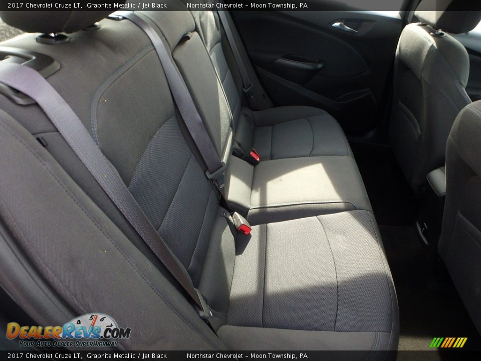 2017 Chevrolet Cruze LT Graphite Metallic / Jet Black Photo #18