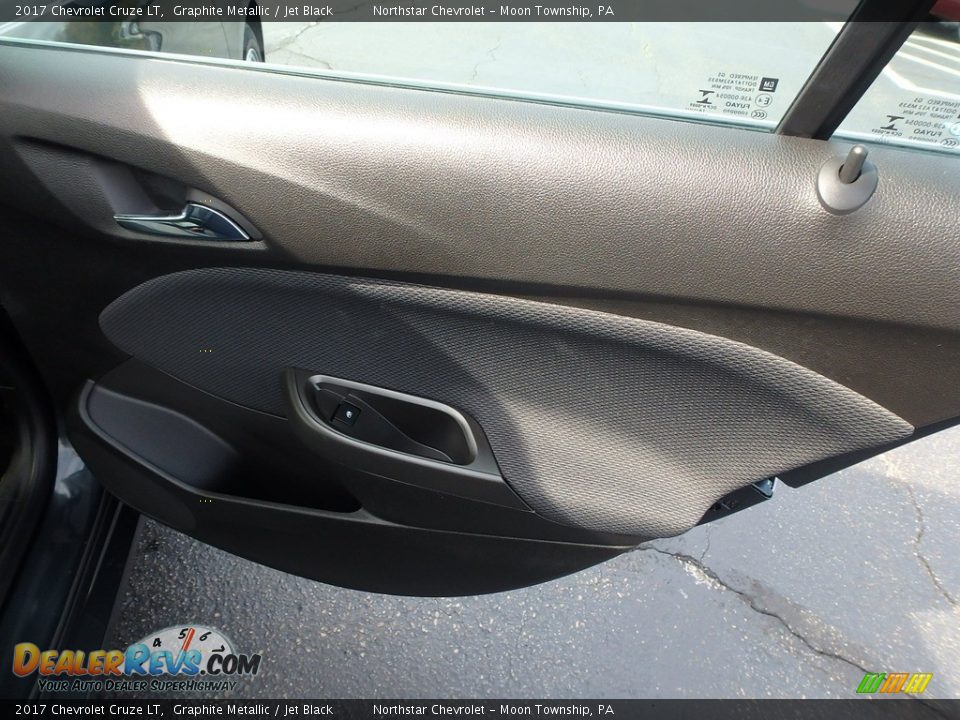 2017 Chevrolet Cruze LT Graphite Metallic / Jet Black Photo #19