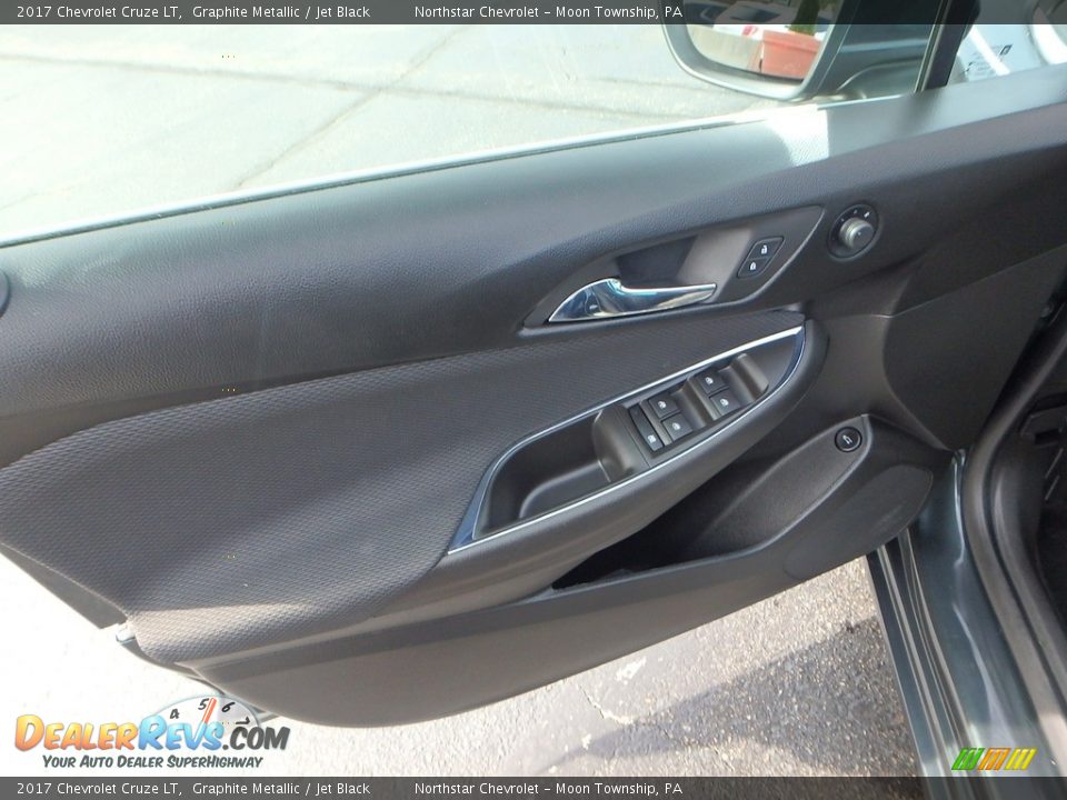 2017 Chevrolet Cruze LT Graphite Metallic / Jet Black Photo #24