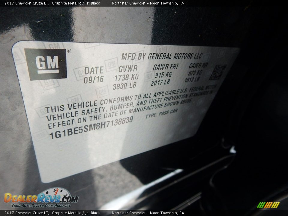 2017 Chevrolet Cruze LT Graphite Metallic / Jet Black Photo #28