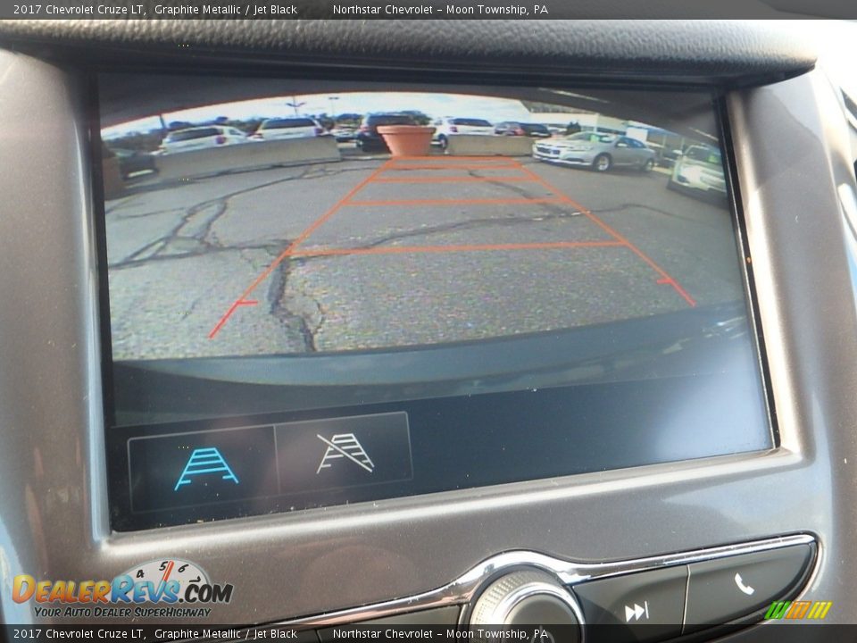 2017 Chevrolet Cruze LT Graphite Metallic / Jet Black Photo #30