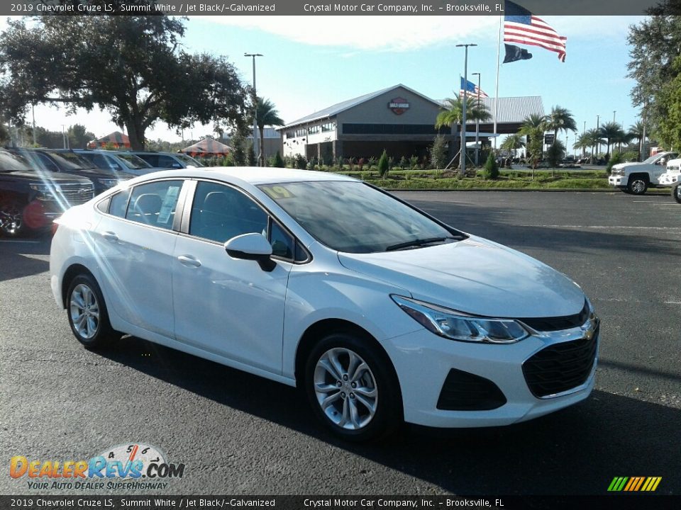 Front 3/4 View of 2019 Chevrolet Cruze LS Photo #7