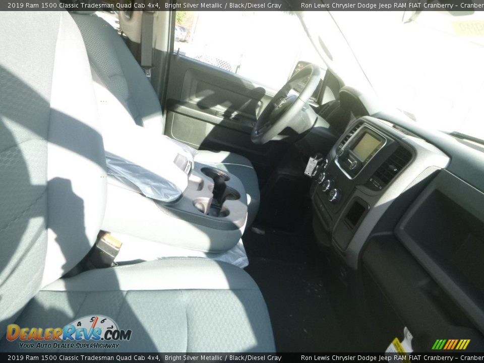 2019 Ram 1500 Classic Tradesman Quad Cab 4x4 Bright Silver Metallic / Black/Diesel Gray Photo #10