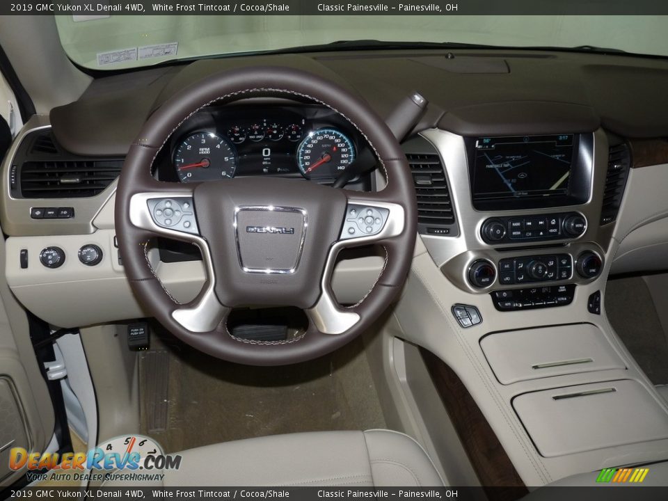 Dashboard of 2019 GMC Yukon XL Denali 4WD Photo #10