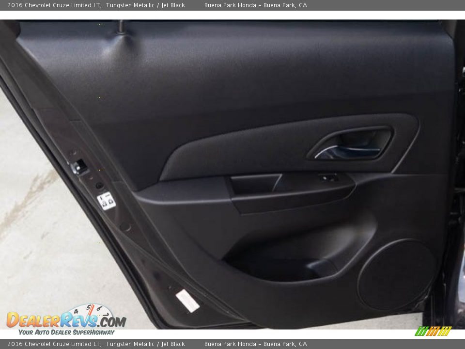 2016 Chevrolet Cruze Limited LT Tungsten Metallic / Jet Black Photo #28