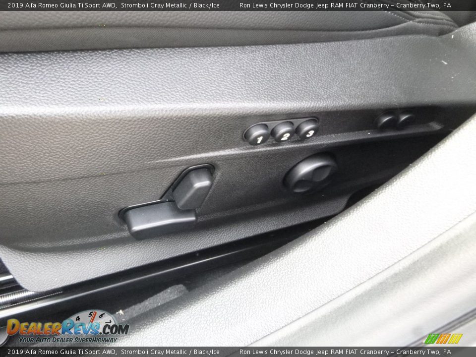2019 Alfa Romeo Giulia Ti Sport AWD Stromboli Gray Metallic / Black/Ice Photo #24