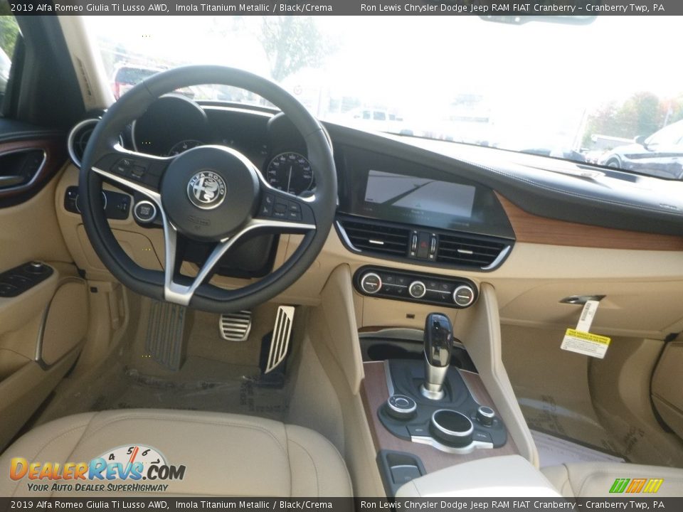 Dashboard of 2019 Alfa Romeo Giulia Ti Lusso AWD Photo #18