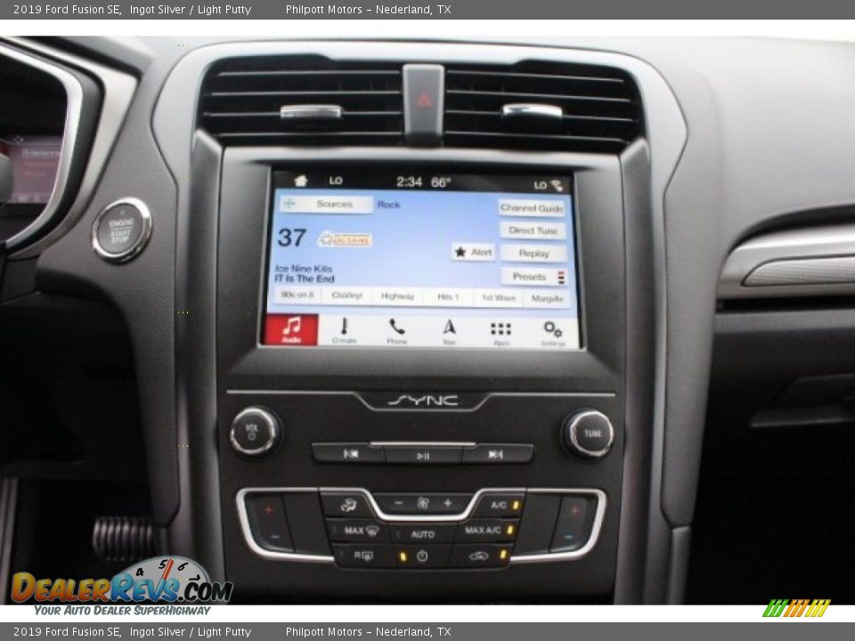 2019 Ford Fusion SE Ingot Silver / Light Putty Photo #17