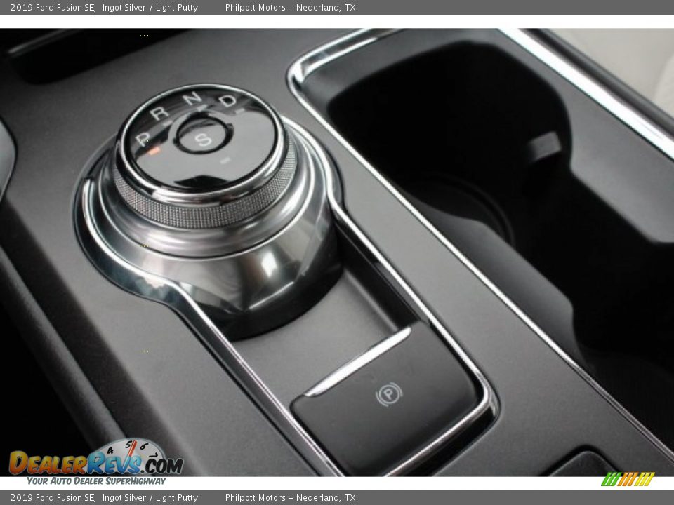 2019 Ford Fusion SE Shifter Photo #19
