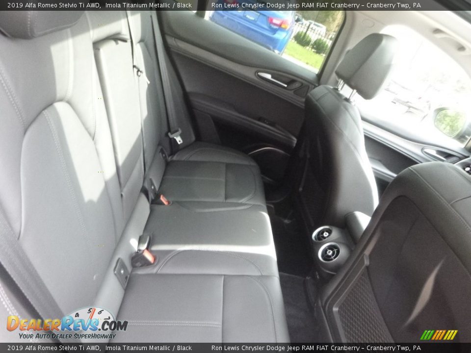 2019 Alfa Romeo Stelvio Ti AWD Imola Titanium Metallic / Black Photo #17