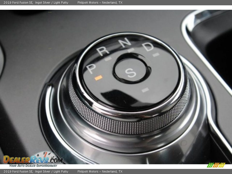 2019 Ford Fusion SE Shifter Photo #20