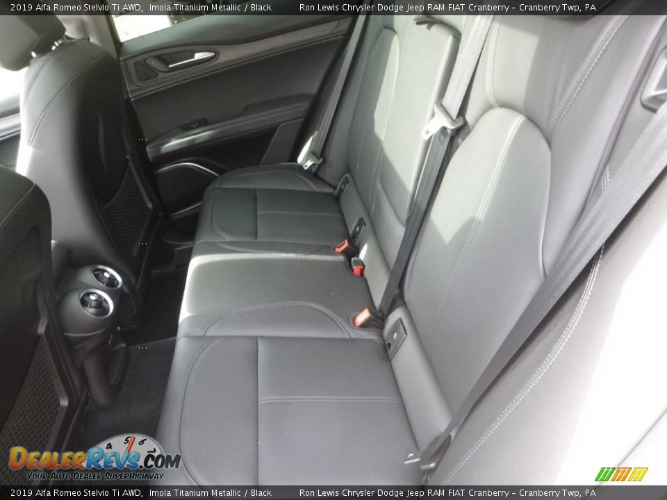 2019 Alfa Romeo Stelvio Ti AWD Imola Titanium Metallic / Black Photo #18