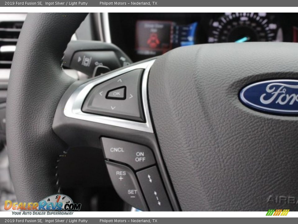 2019 Ford Fusion SE Steering Wheel Photo #21