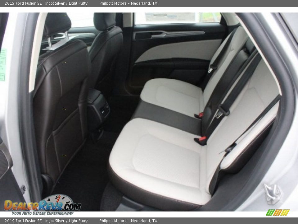 Rear Seat of 2019 Ford Fusion SE Photo #26