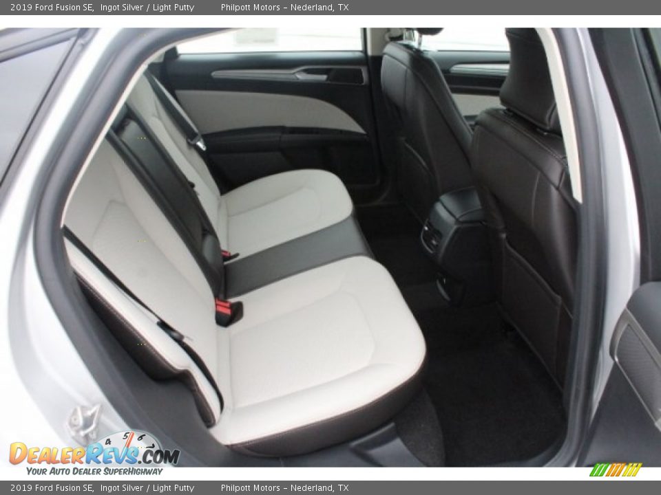 Rear Seat of 2019 Ford Fusion SE Photo #31