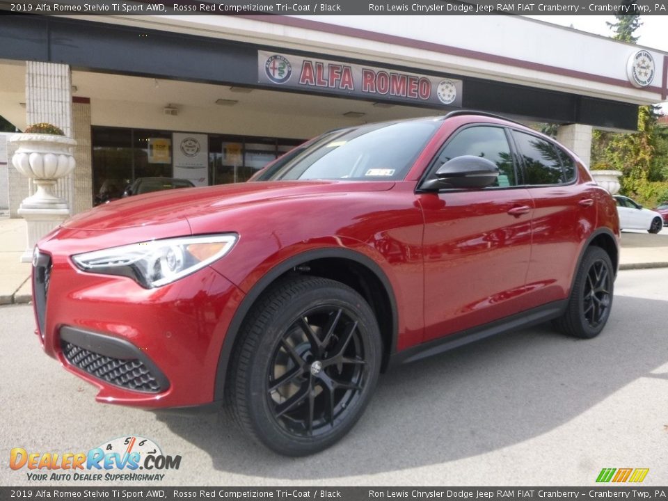 Front 3/4 View of 2019 Alfa Romeo Stelvio Ti Sport AWD Photo #2