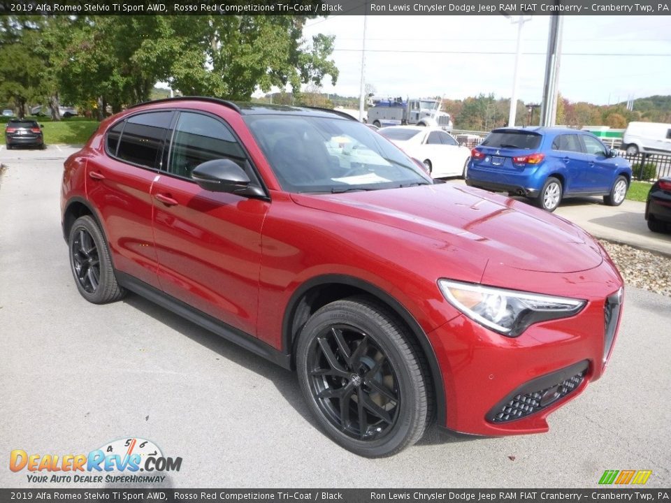 Front 3/4 View of 2019 Alfa Romeo Stelvio Ti Sport AWD Photo #10