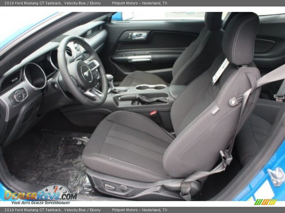 Ebony Interior - 2019 Ford Mustang GT Fastback Photo #15