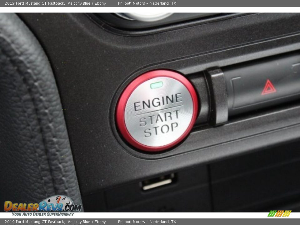 Controls of 2019 Ford Mustang GT Fastback Photo #20