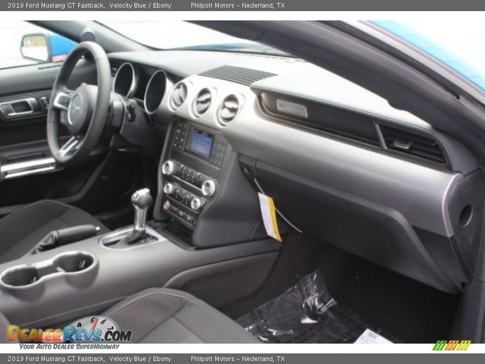 Dashboard of 2019 Ford Mustang GT Fastback Photo #27