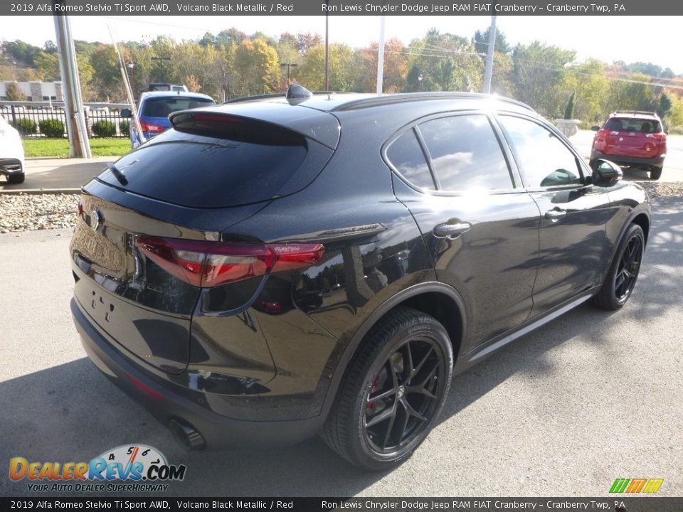 2019 Alfa Romeo Stelvio Ti Sport AWD Volcano Black Metallic / Red Photo #8