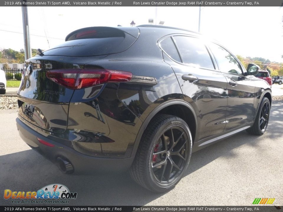 2019 Alfa Romeo Stelvio Ti Sport AWD Volcano Black Metallic / Red Photo #9