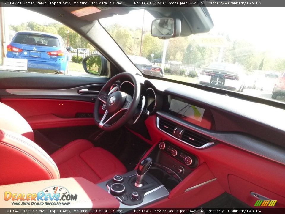 2019 Alfa Romeo Stelvio Ti Sport AWD Volcano Black Metallic / Red Photo #15