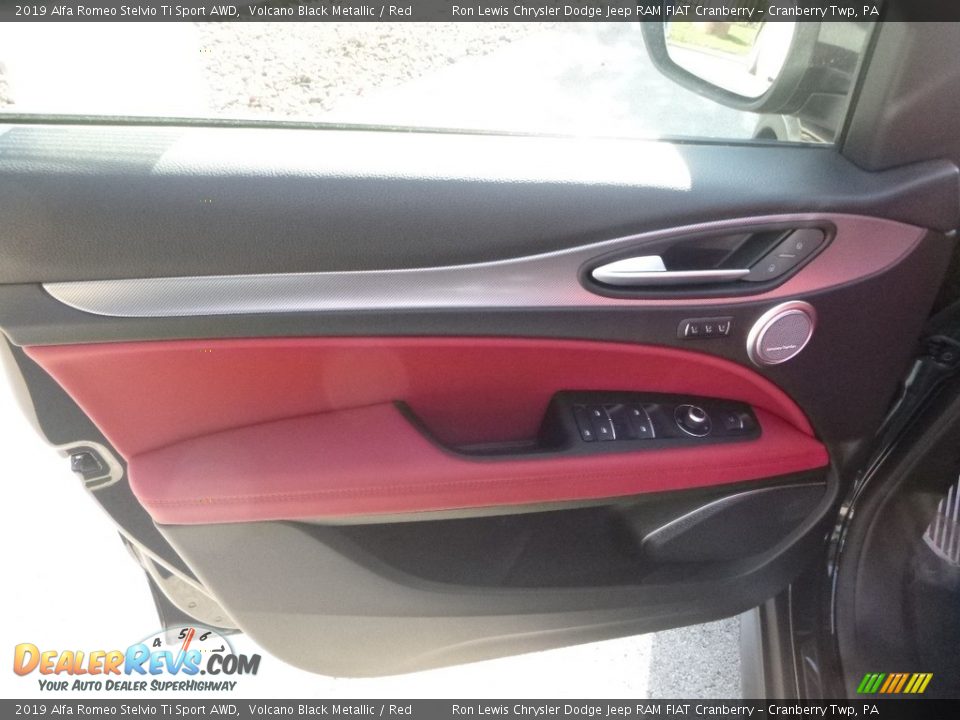 2019 Alfa Romeo Stelvio Ti Sport AWD Volcano Black Metallic / Red Photo #19