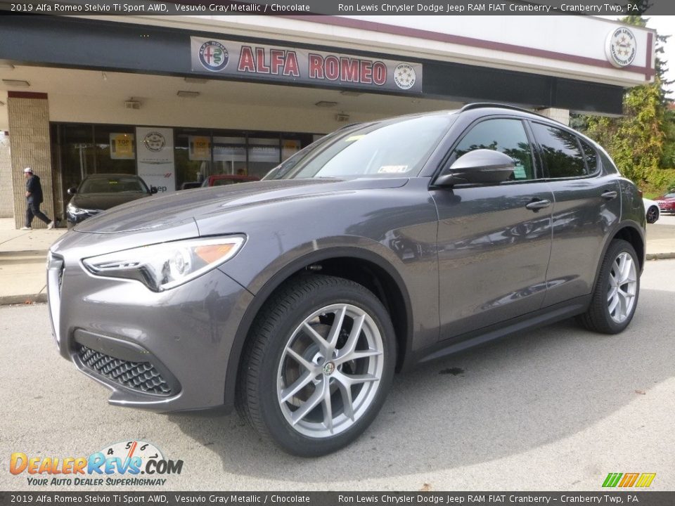 2019 Alfa Romeo Stelvio Ti Sport AWD Vesuvio Gray Metallic / Chocolate Photo #2