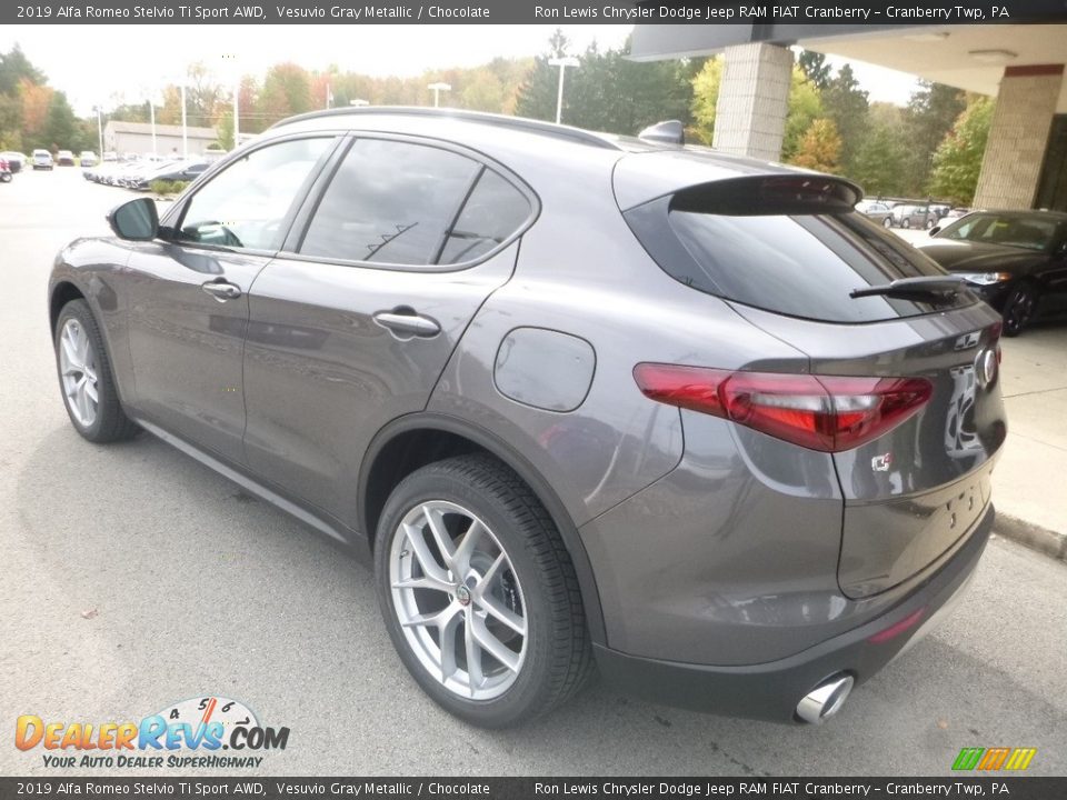 2019 Alfa Romeo Stelvio Ti Sport AWD Vesuvio Gray Metallic / Chocolate Photo #5