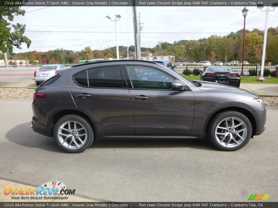 Vesuvio Gray Metallic 2019 Alfa Romeo Stelvio Ti Sport AWD Photo #10