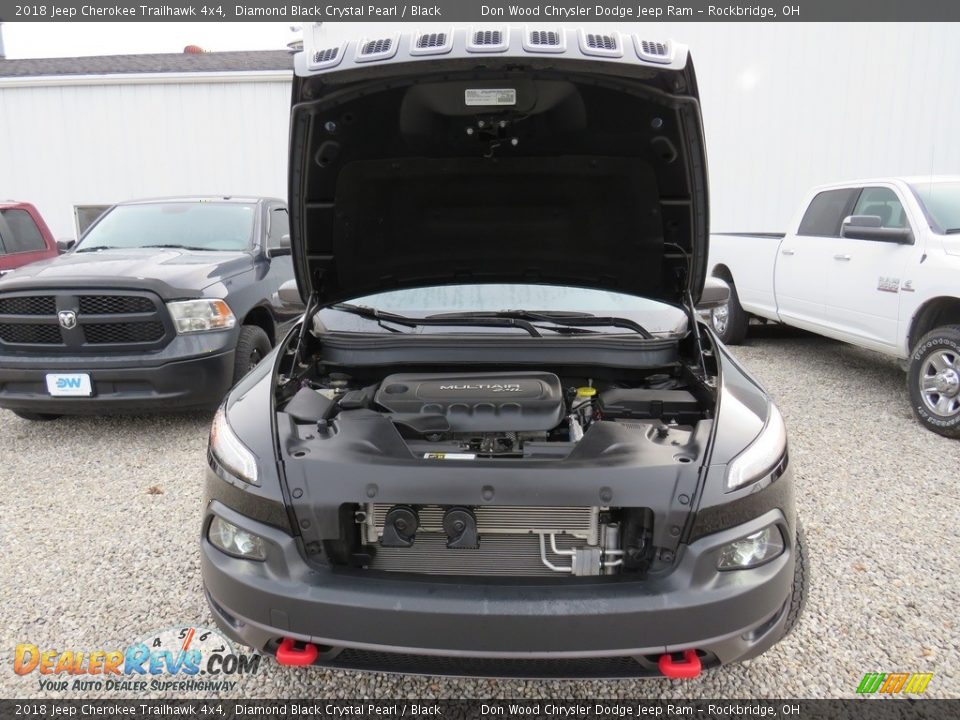 2018 Jeep Cherokee Trailhawk 4x4 Diamond Black Crystal Pearl / Black Photo #7