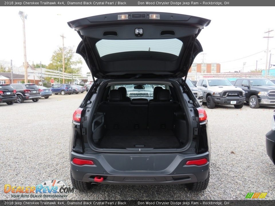 2018 Jeep Cherokee Trailhawk 4x4 Diamond Black Crystal Pearl / Black Photo #14