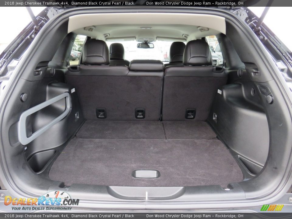 2018 Jeep Cherokee Trailhawk 4x4 Diamond Black Crystal Pearl / Black Photo #15