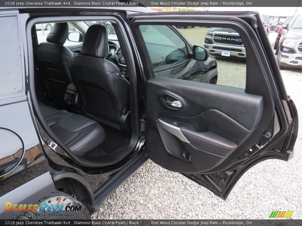 2018 Jeep Cherokee Trailhawk 4x4 Diamond Black Crystal Pearl / Black Photo #24