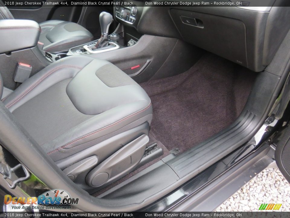 2018 Jeep Cherokee Trailhawk 4x4 Diamond Black Crystal Pearl / Black Photo #27