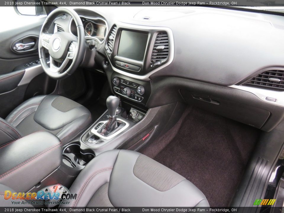 2018 Jeep Cherokee Trailhawk 4x4 Diamond Black Crystal Pearl / Black Photo #28