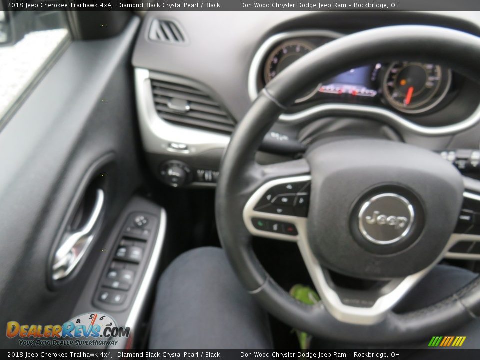 2018 Jeep Cherokee Trailhawk 4x4 Diamond Black Crystal Pearl / Black Photo #29