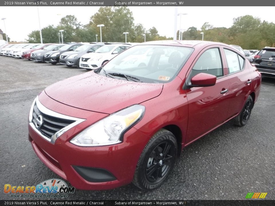 Front 3/4 View of 2019 Nissan Versa S Plus Photo #8