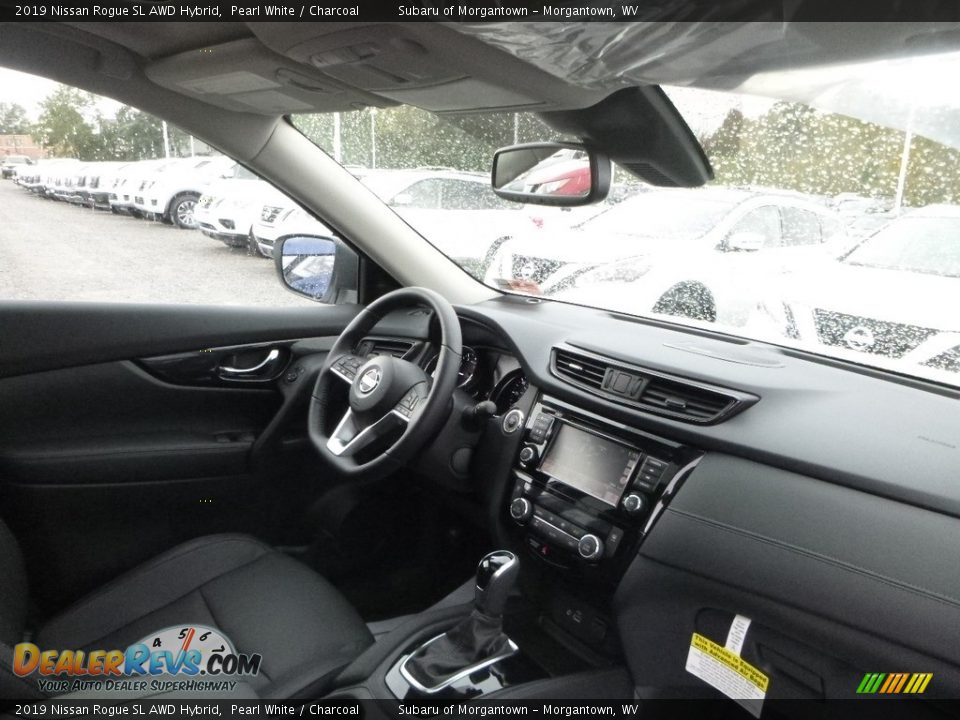 Dashboard of 2019 Nissan Rogue SL AWD Hybrid Photo #12