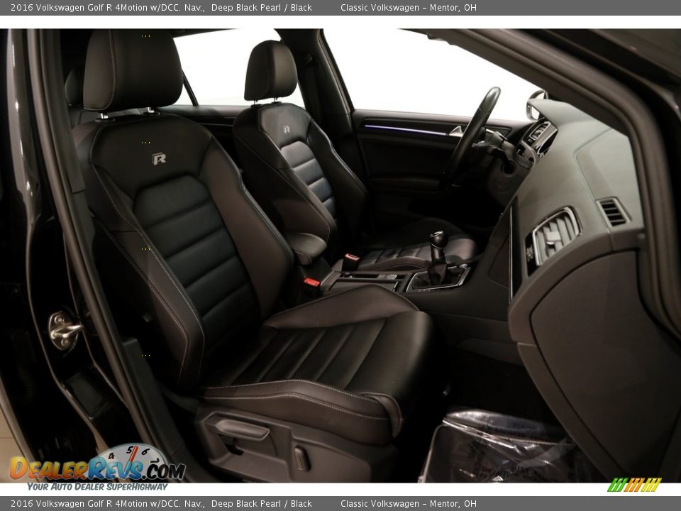 Front Seat of 2016 Volkswagen Golf R 4Motion w/DCC. Nav. Photo #17