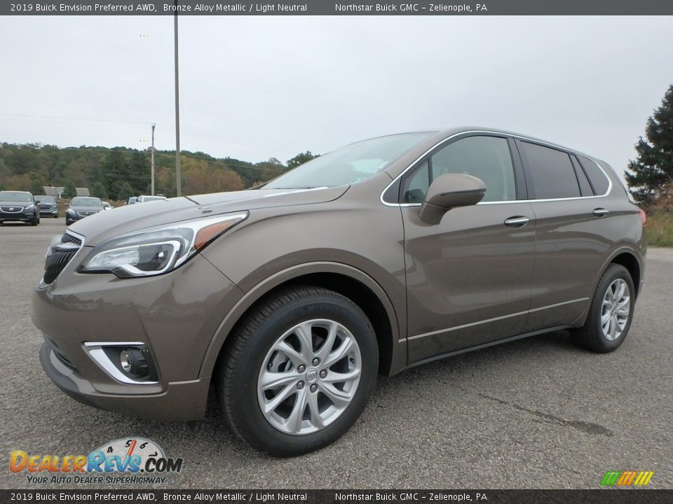 Front 3/4 View of 2019 Buick Envision Preferred AWD Photo #1