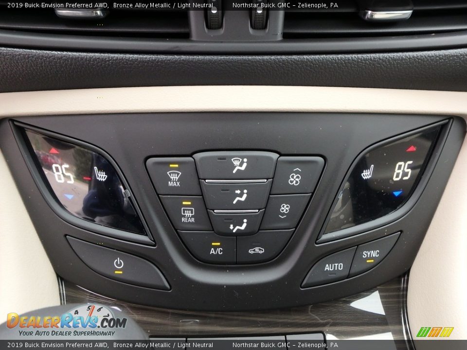 Controls of 2019 Buick Envision Preferred AWD Photo #18