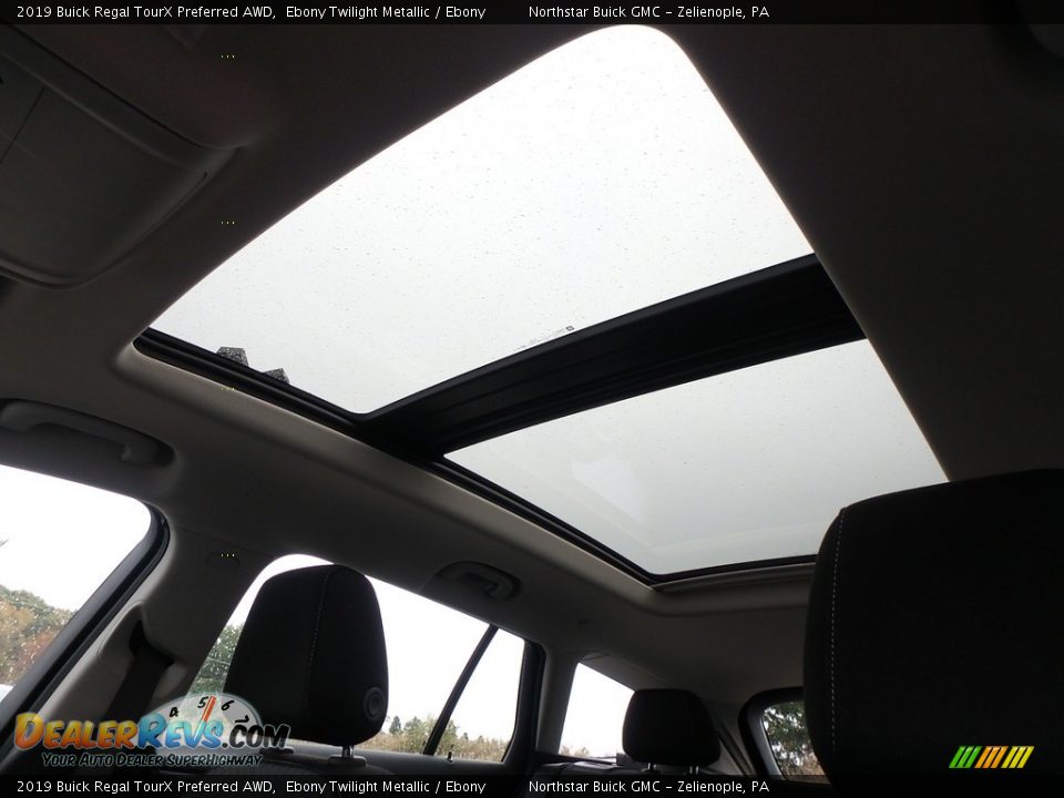 Sunroof of 2019 Buick Regal TourX Preferred AWD Photo #17