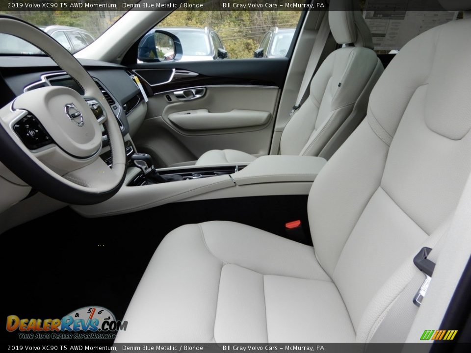 Front Seat of 2019 Volvo XC90 T5 AWD Momentum Photo #7
