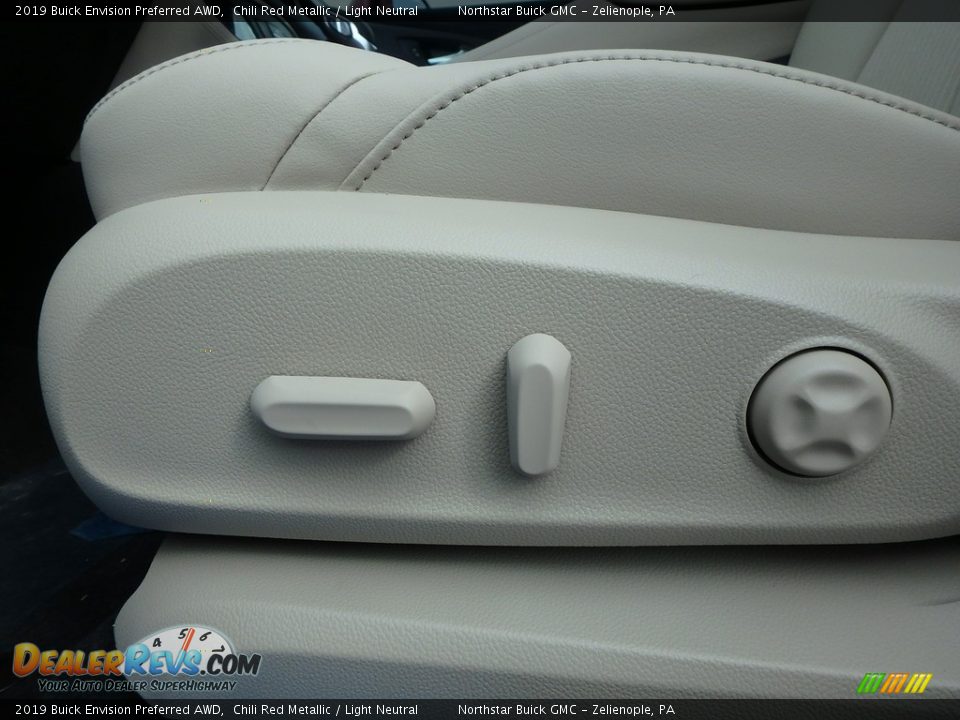 Controls of 2019 Buick Envision Preferred AWD Photo #16